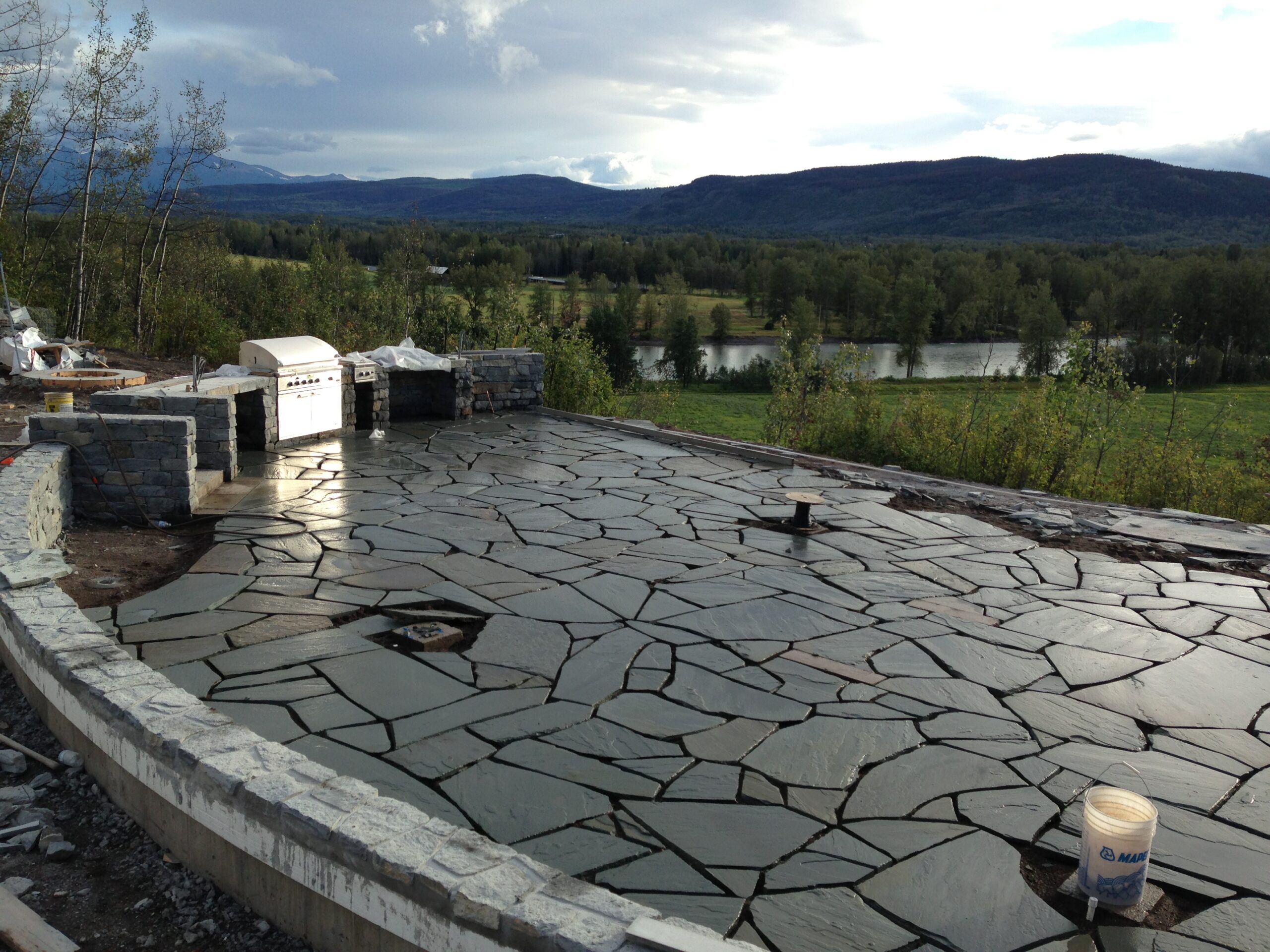 Flagstone outdoor patio in Kelowna