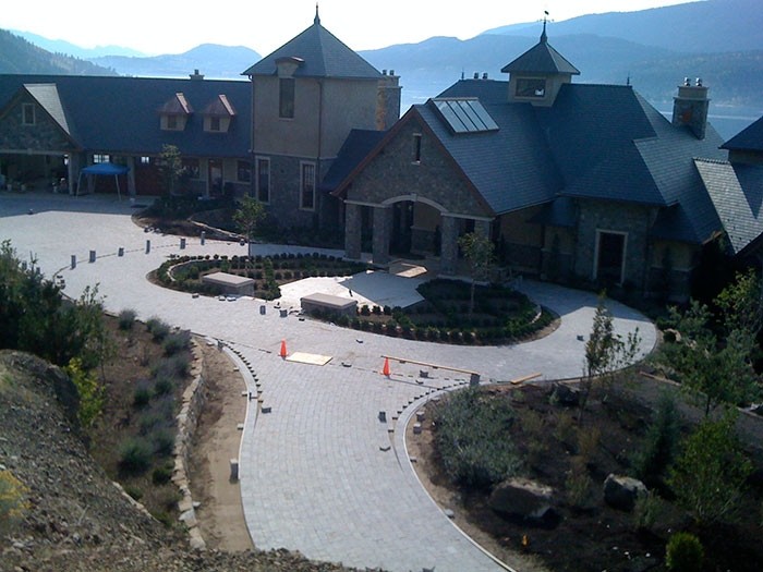 natural-stone-driveway-for-most-prestigious-home-in-Kelowna-bc