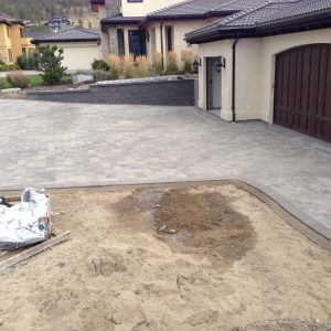 front-of-house-driveway-walkway-front-patio-done-with-old-country-shadow-pavers